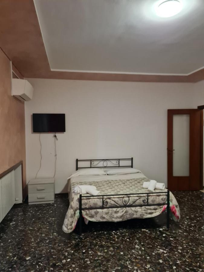 Landlady Airport Orio Bergamo Ida Hotel Орио ал Серио Екстериор снимка